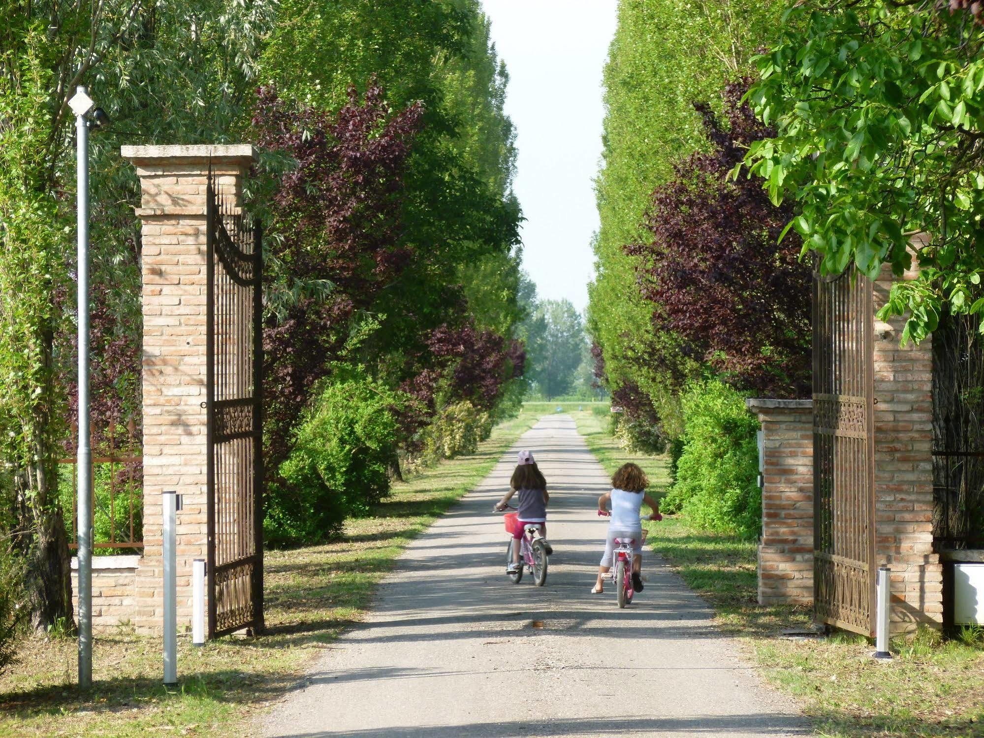 Agriturismo Corte Rocca Guest House San Giorgio di Mantova Exterior photo